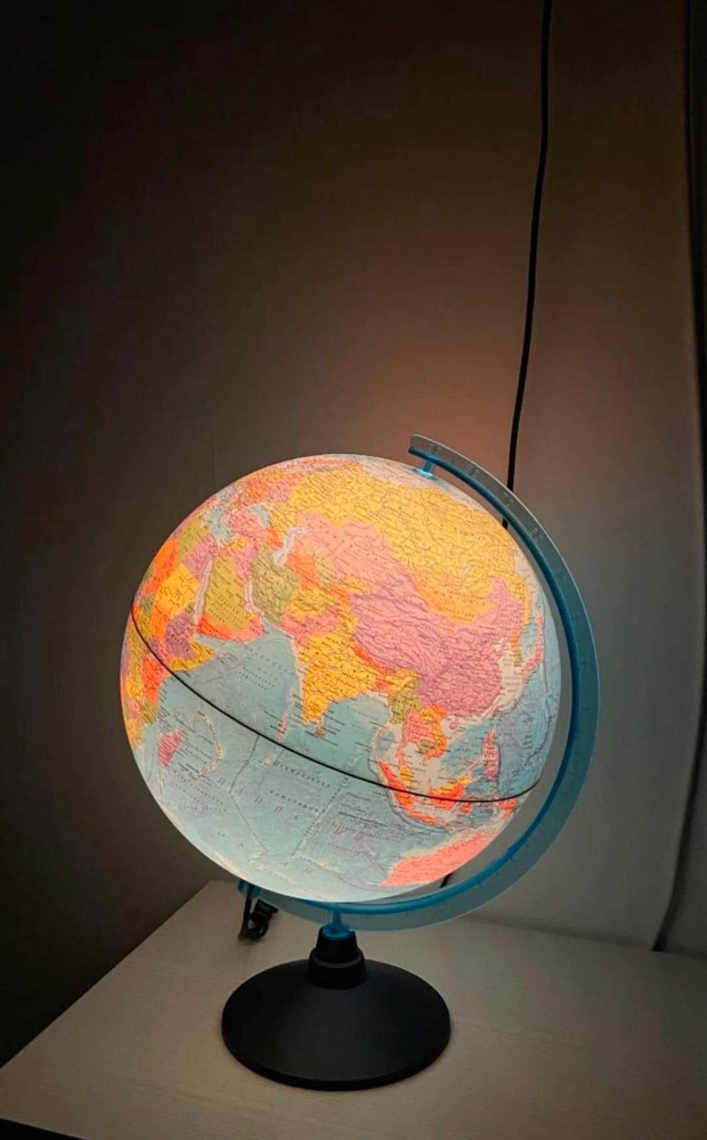 Original Livarno globe lamp