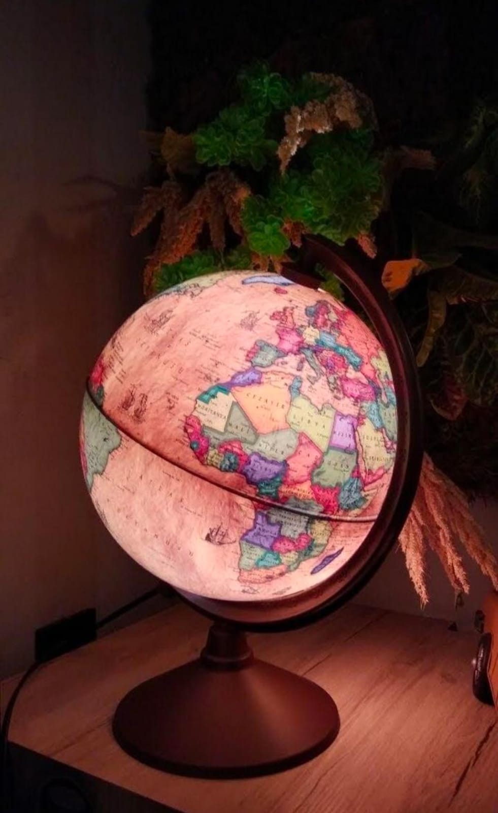 Original Livarno globe lamp